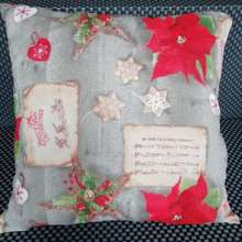 Poduszka świąteczna z poszewką ozdobną w renifery, choinki